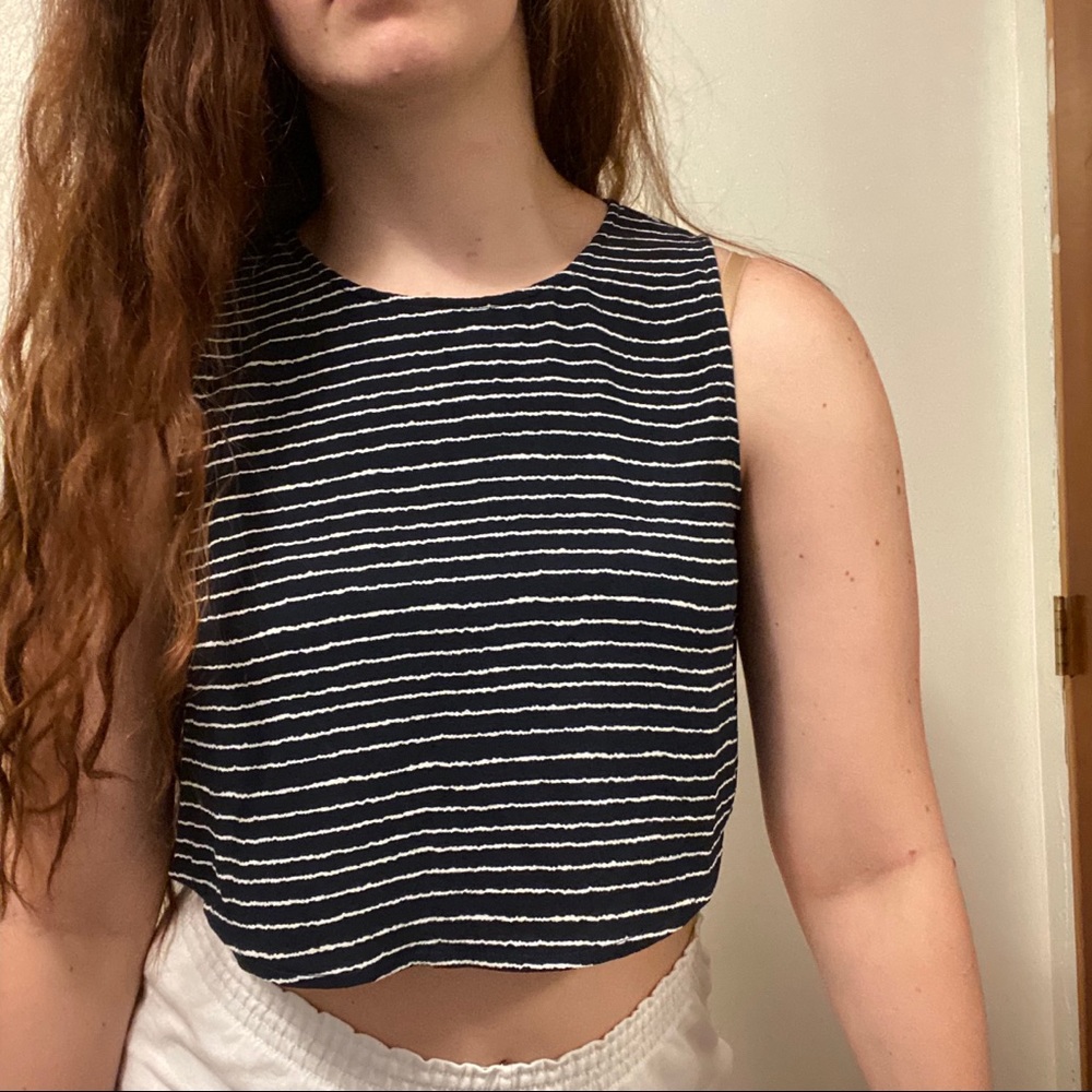 Cropped stripe tank top 💙